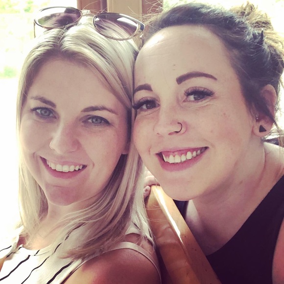 Meet your Posher, Jeny - Picture 1 of 4